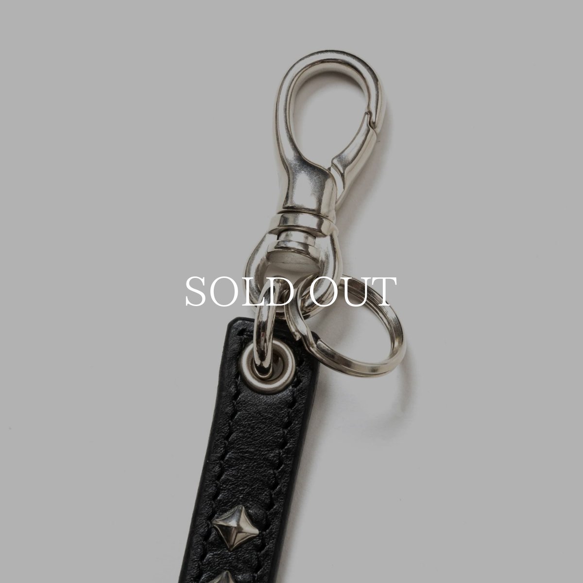 画像3: CALEE  STUDS LEATHER SHORT KEY RING (3)