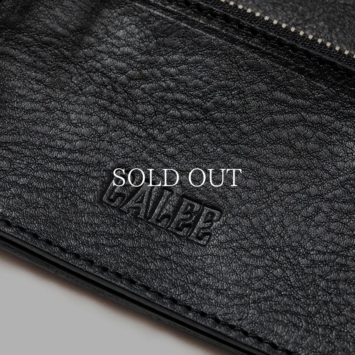 画像9: CALEE  STUDS LEATHER FLAP HALF WALLET (9)