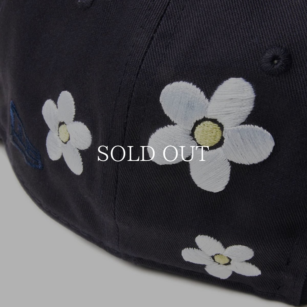 画像8: NEW ERA  9TWENTY MLB Flower Embroidery ニューヨーク・ヤンキース ネイビー (8)