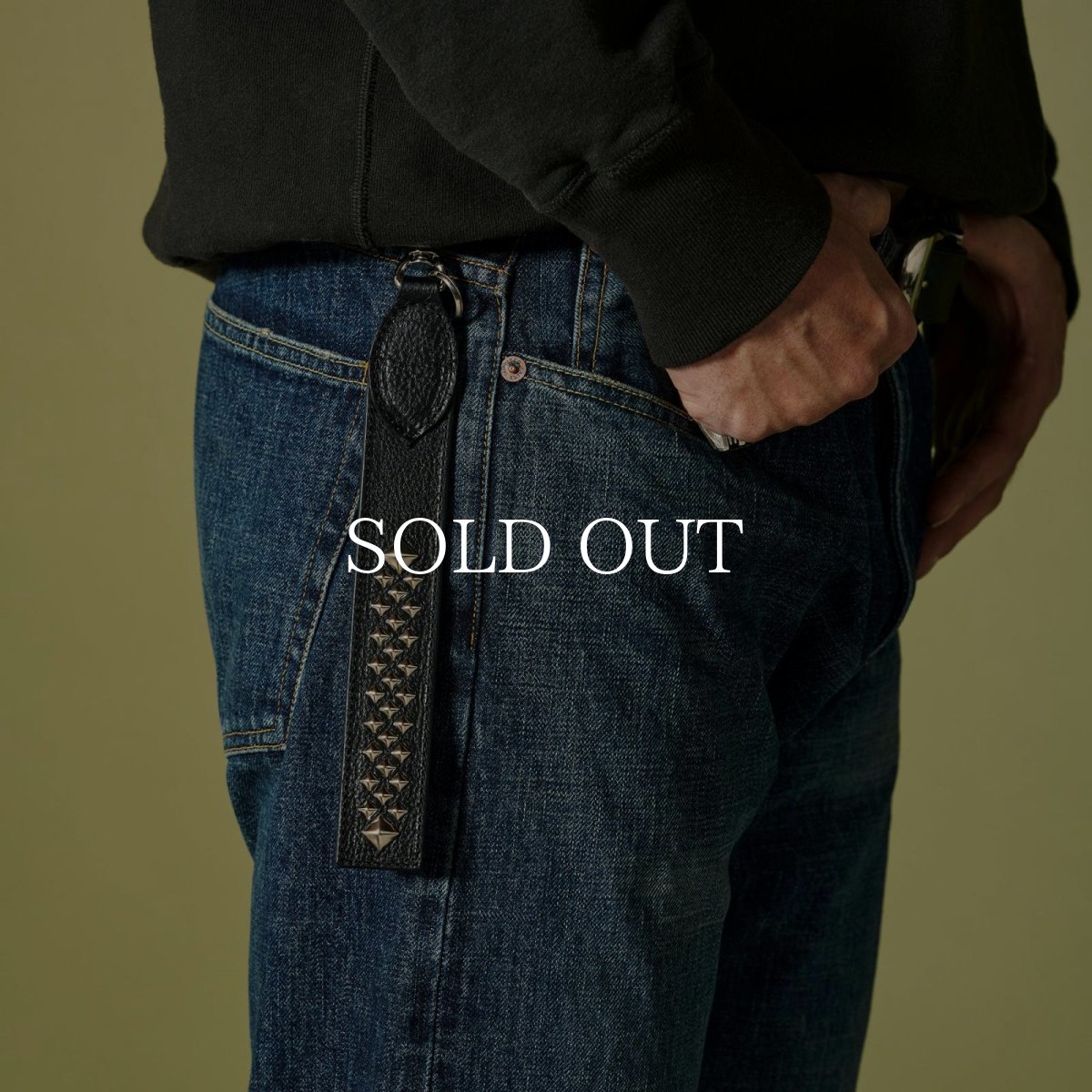 画像6: CALEE  STUDS LEATHER FLAT LONG KEY RING (6)