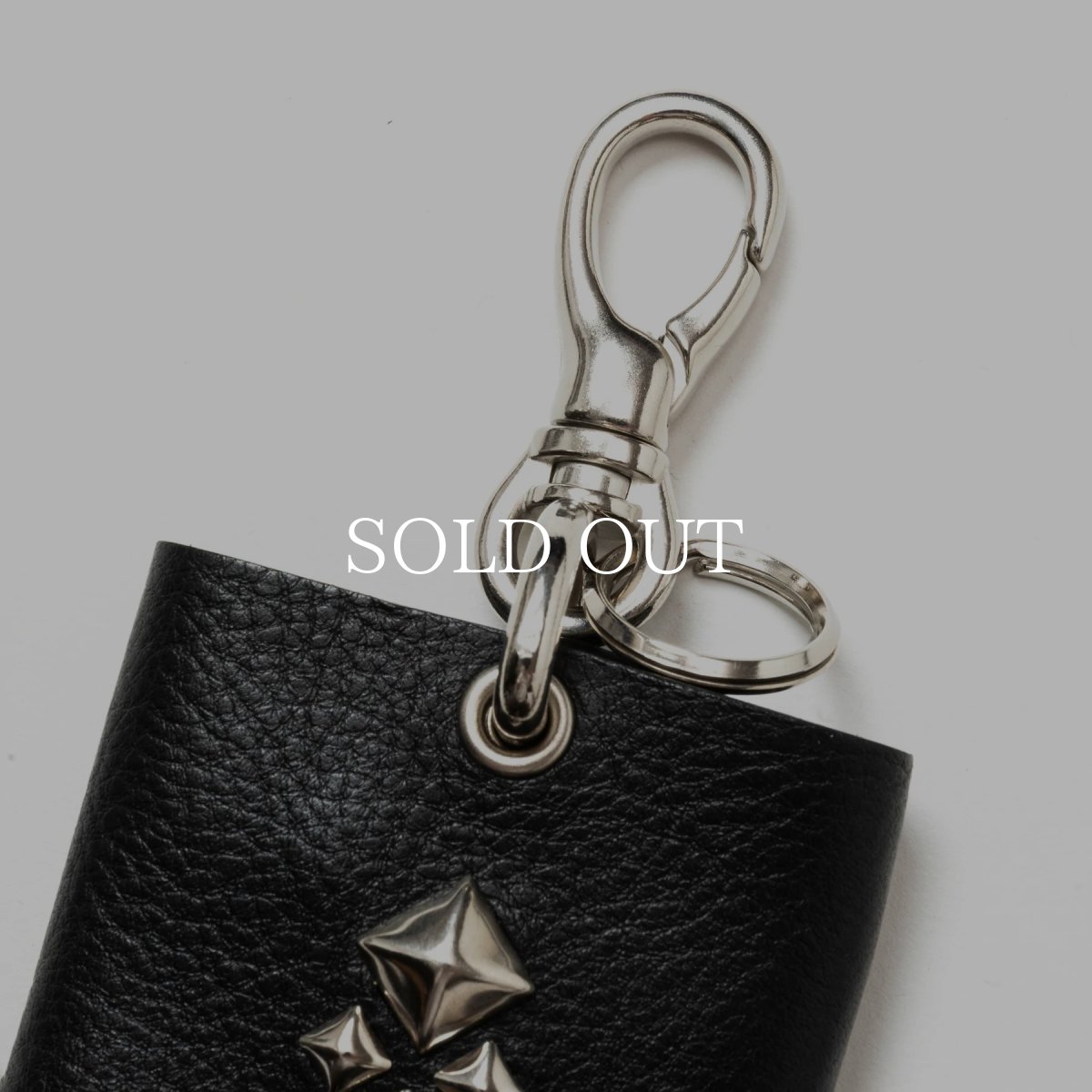 画像3: CALEE  STUDS LEATHER KEY CASE (3)
