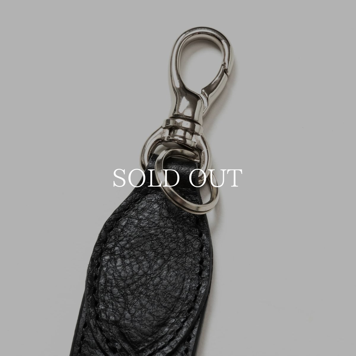 画像3: CALEE  STUDS LEATHER FLAT SHORT KEY RING (3)