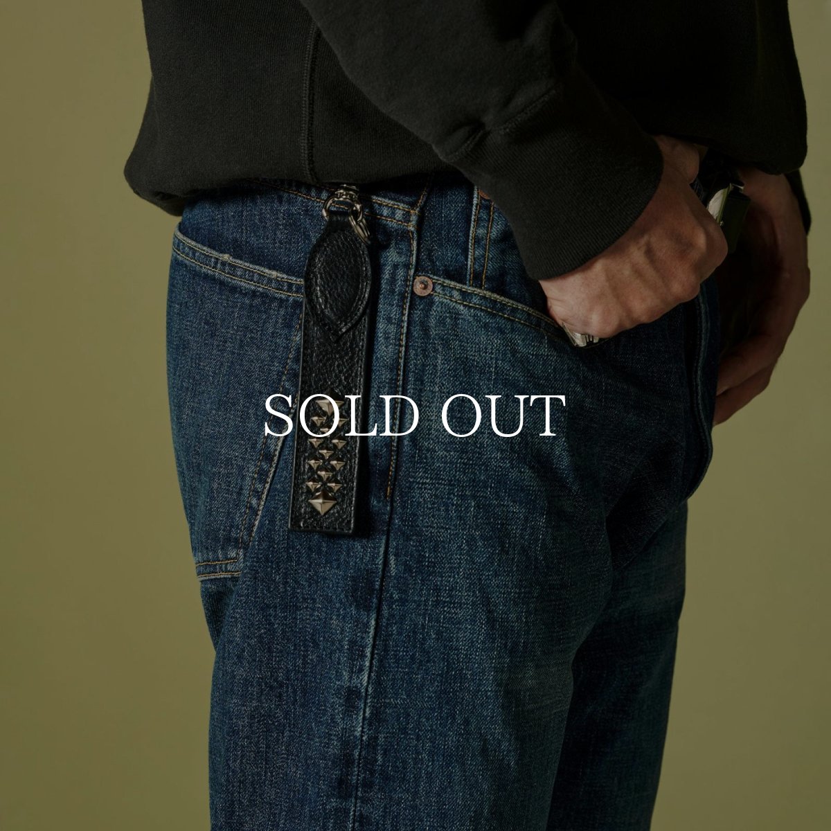 画像6: CALEE  STUDS LEATHER FLAT SHORT KEY RING (6)