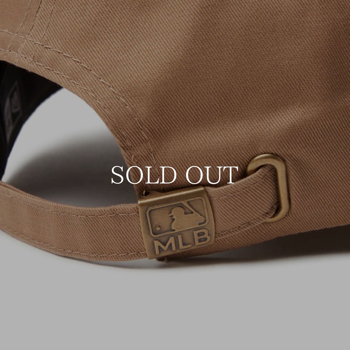 画像2: NEW ERA  9TWENTY MLB Buckle サンディエゴ・パドレス ミニロゴ カーキ (2)