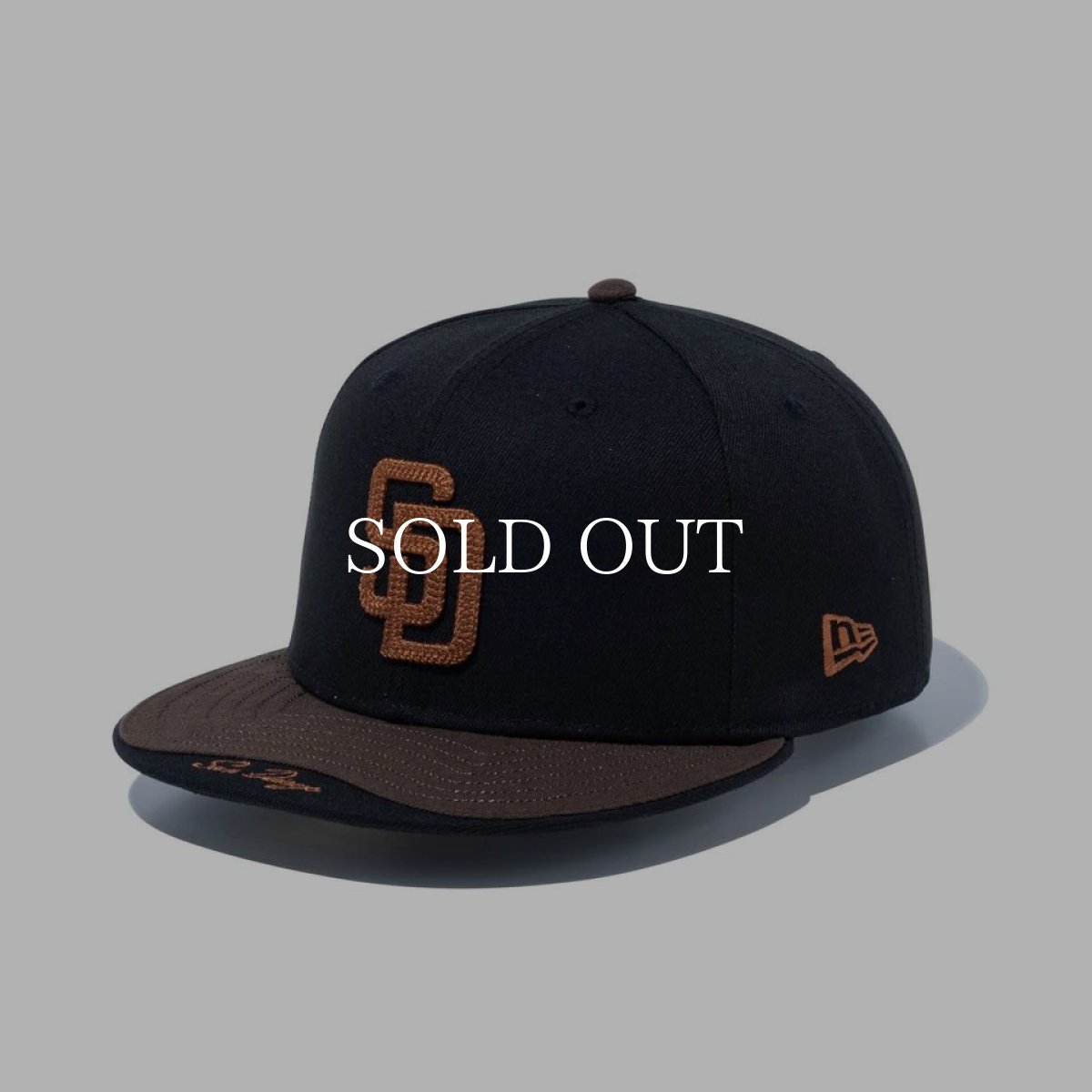 画像1: NEW ERA  59FIFTY St. Valentine's Day サンディエゴ・パドレス ブラック/ウォルナット レイヤードバイザー (1)