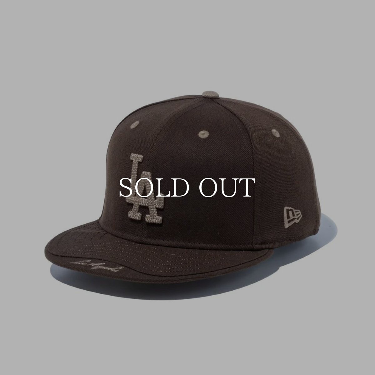 画像1: NEW ERA  59FIFTY St. Valentine's Day ロサンゼルス・ドジャース ウォルナット レイヤードバイザー (1)