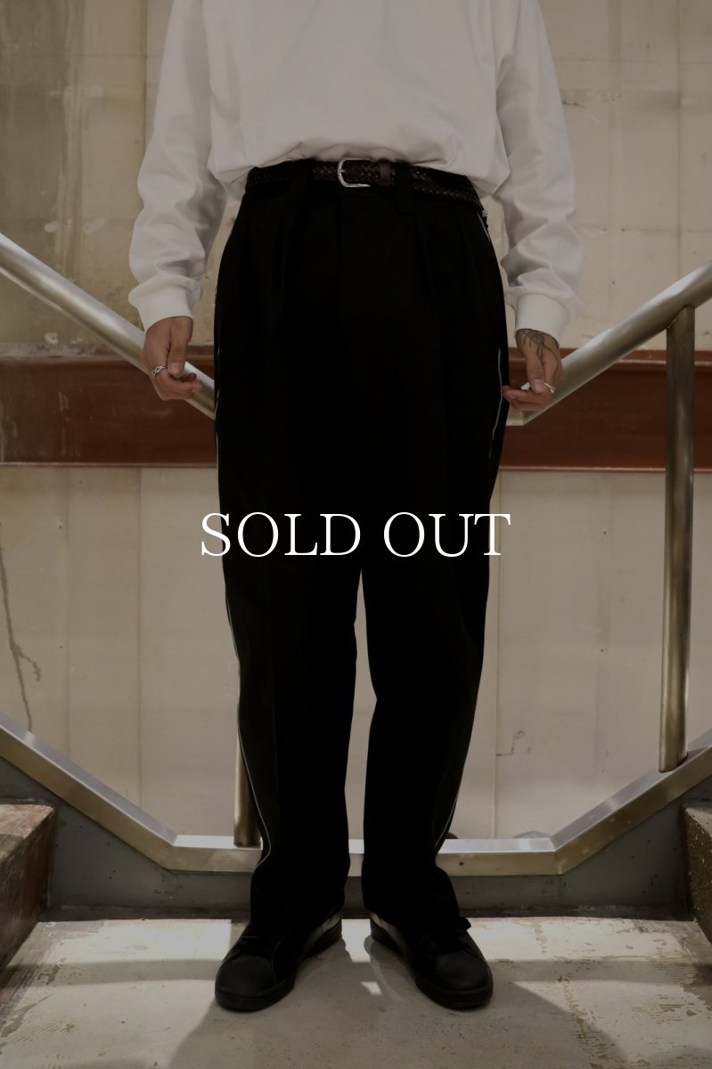 画像2: CALEE  SIDE LINE TUCK TROUSERS (2)