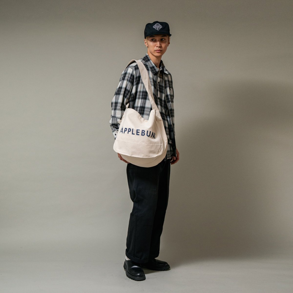画像11: APPLEBUM  Blurry Logo Shoulder Bag (11)
