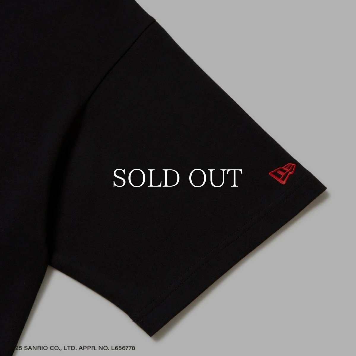 画像7: NEW ERA  半袖 オーバーサイズド コットン Tシャツ HELLO KITTY キャップ ブラック (7)