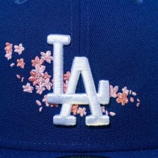 画像2: NEW ERA  59FIFTY Sakura Pack ロサンゼルス・ドジャース ダークロイヤル (2)