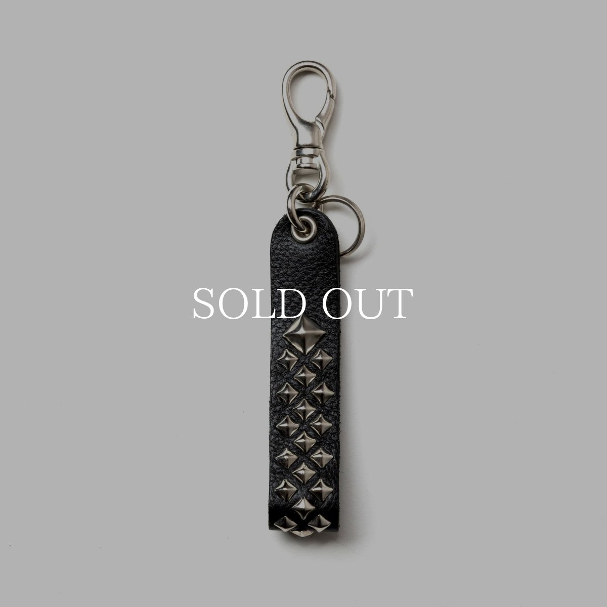 画像1: CALEE  STUDS LEATHER FLAT KEY RING (1)
