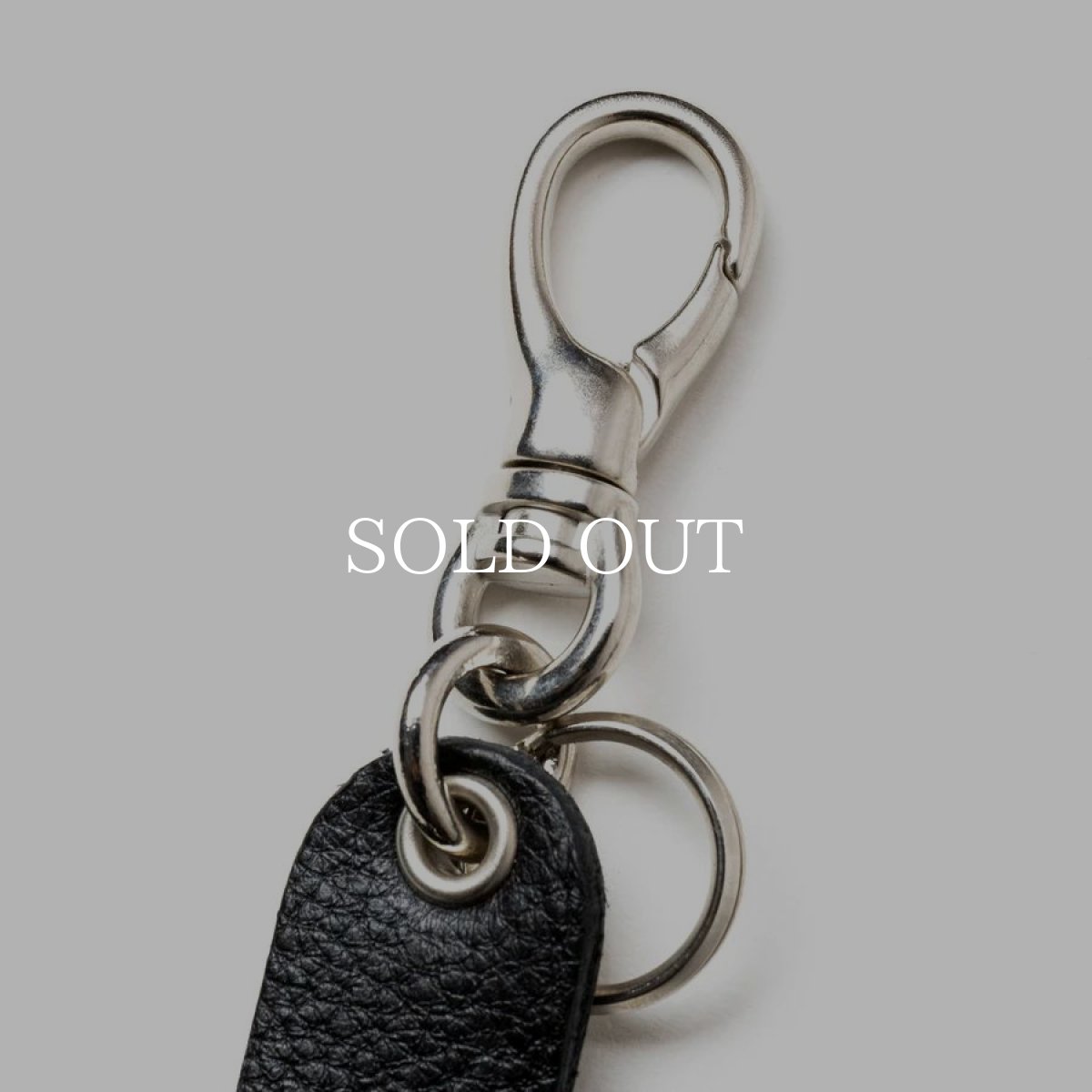 画像2: CALEE  STUDS LEATHER FLAT KEY RING (2)