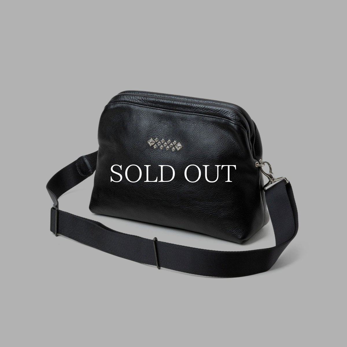 画像1: CALEE  STUDS LEATHER SHOULDER BAG ＜INTERNAL FLEX FRAME TYPE＞ (1)