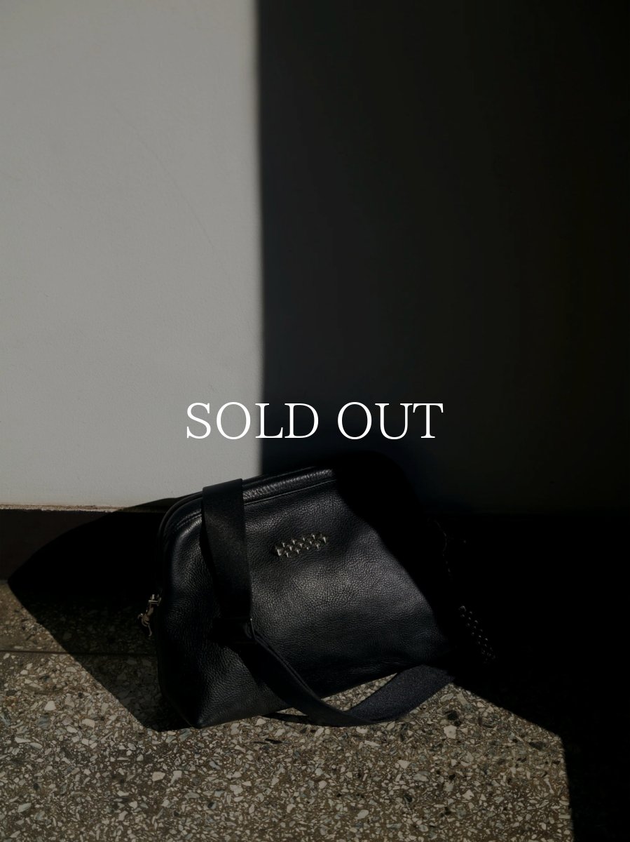 画像9: CALEE  STUDS LEATHER SHOULDER BAG ＜INTERNAL FLEX FRAME TYPE＞ (9)