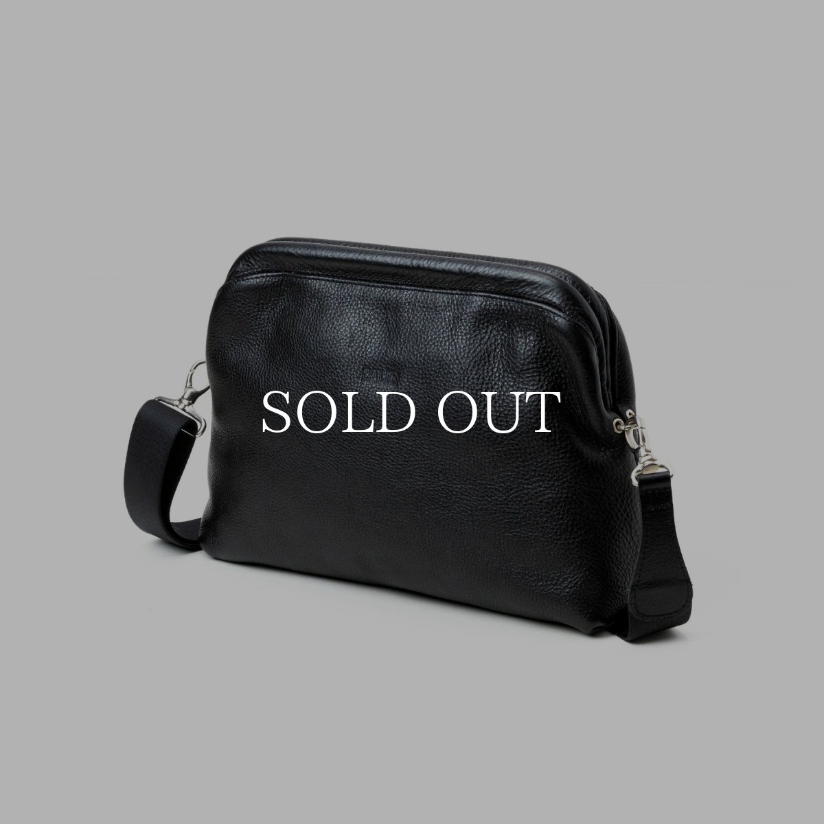 画像2: CALEE  STUDS LEATHER SHOULDER BAG ＜INTERNAL FLEX FRAME TYPE＞ (2)