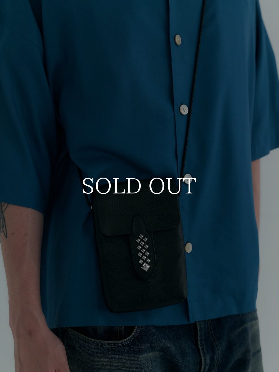 画像8: CALEE  STUDS LEATHER MULT POUCH (8)