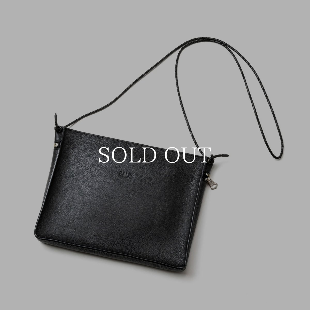 画像2: CALEE  STUDS LEATHER ZIP SACOCHE (2)