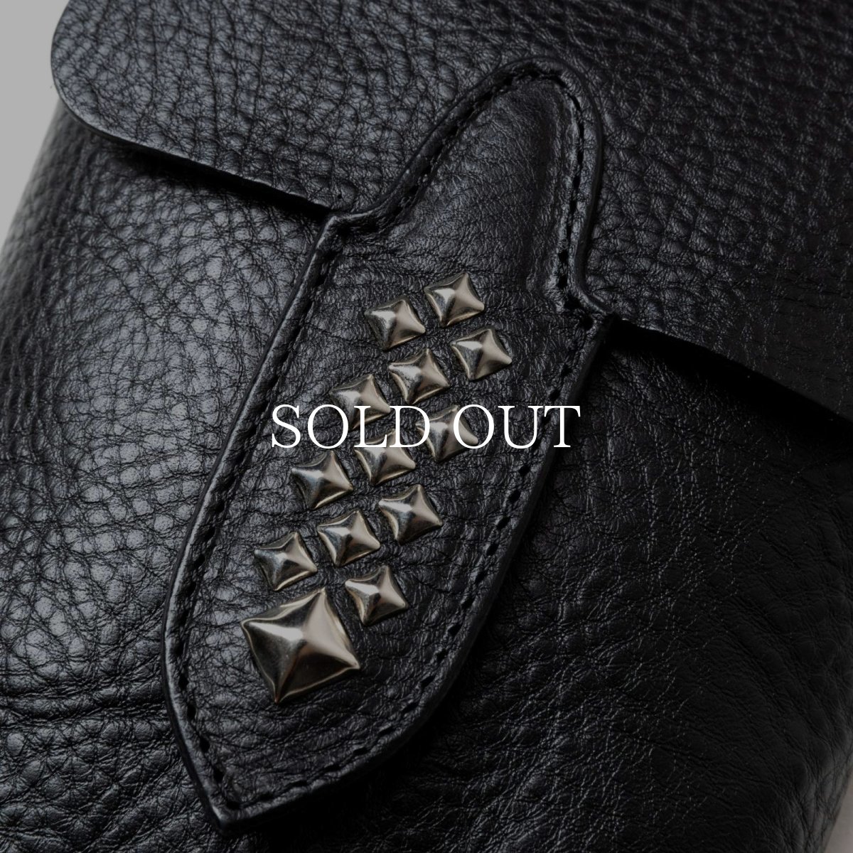 画像3: CALEE  STUDS LEATHER MULT POUCH (3)