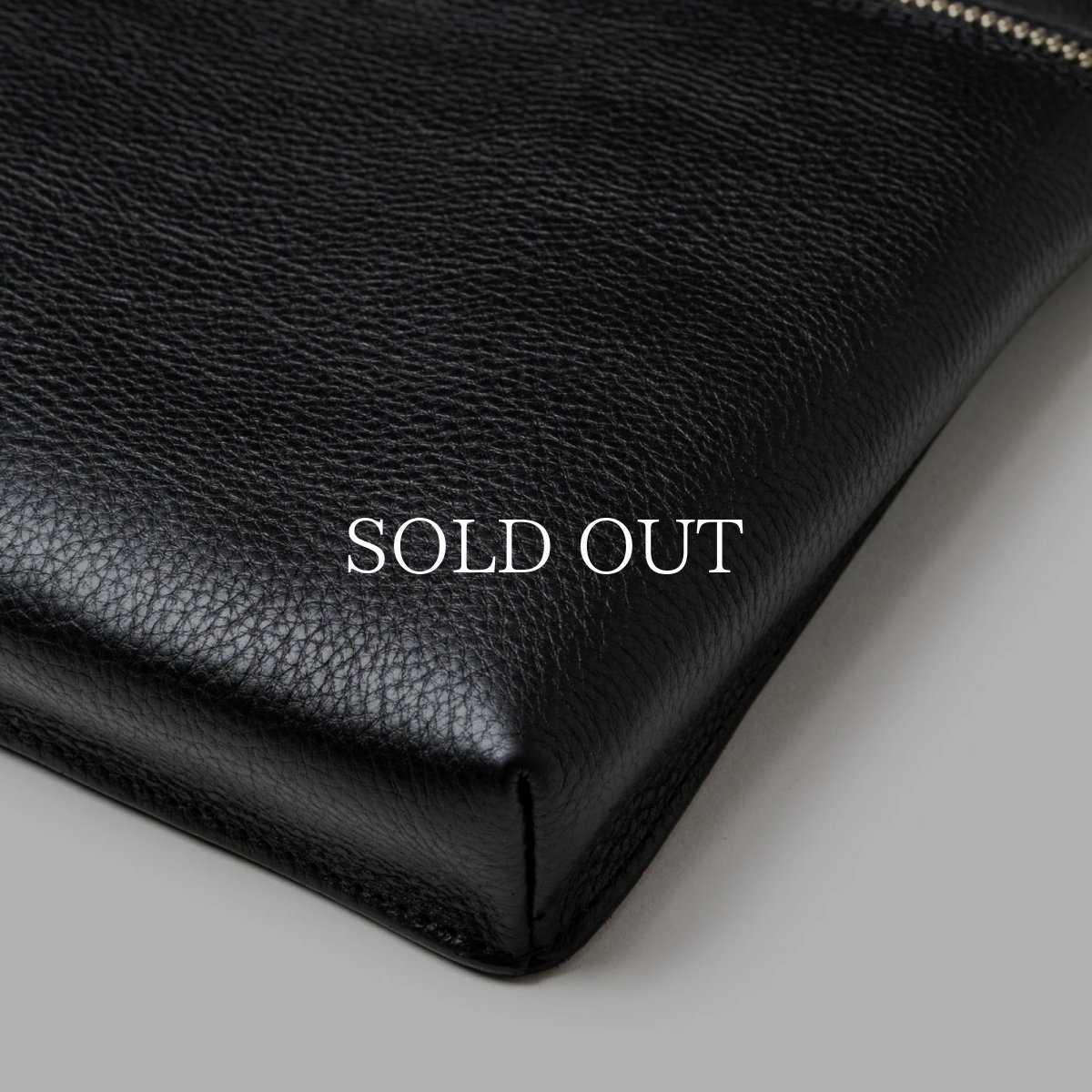 画像6: CALEE  STUDS LEATHER ZIP SACOCHE (6)