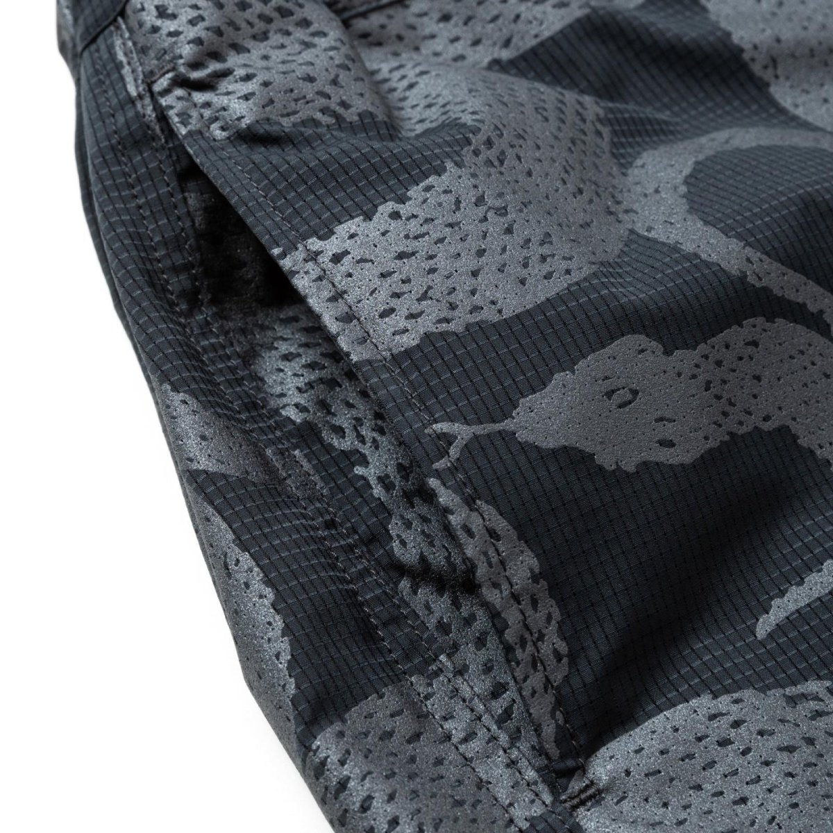 画像5: CALEE  DOTAIR®︎ SNAKE PATTERN EASY SHORTS <REFLECTOR> (5)