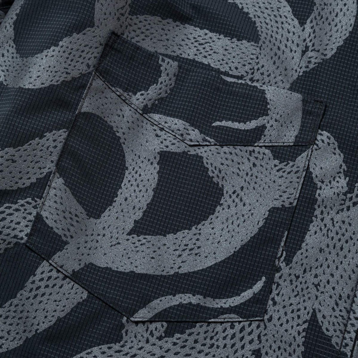 画像5: CALEE  DOTAIR®︎ SNAKE PATTERN ZIP SH <REFLECTOR> (5)