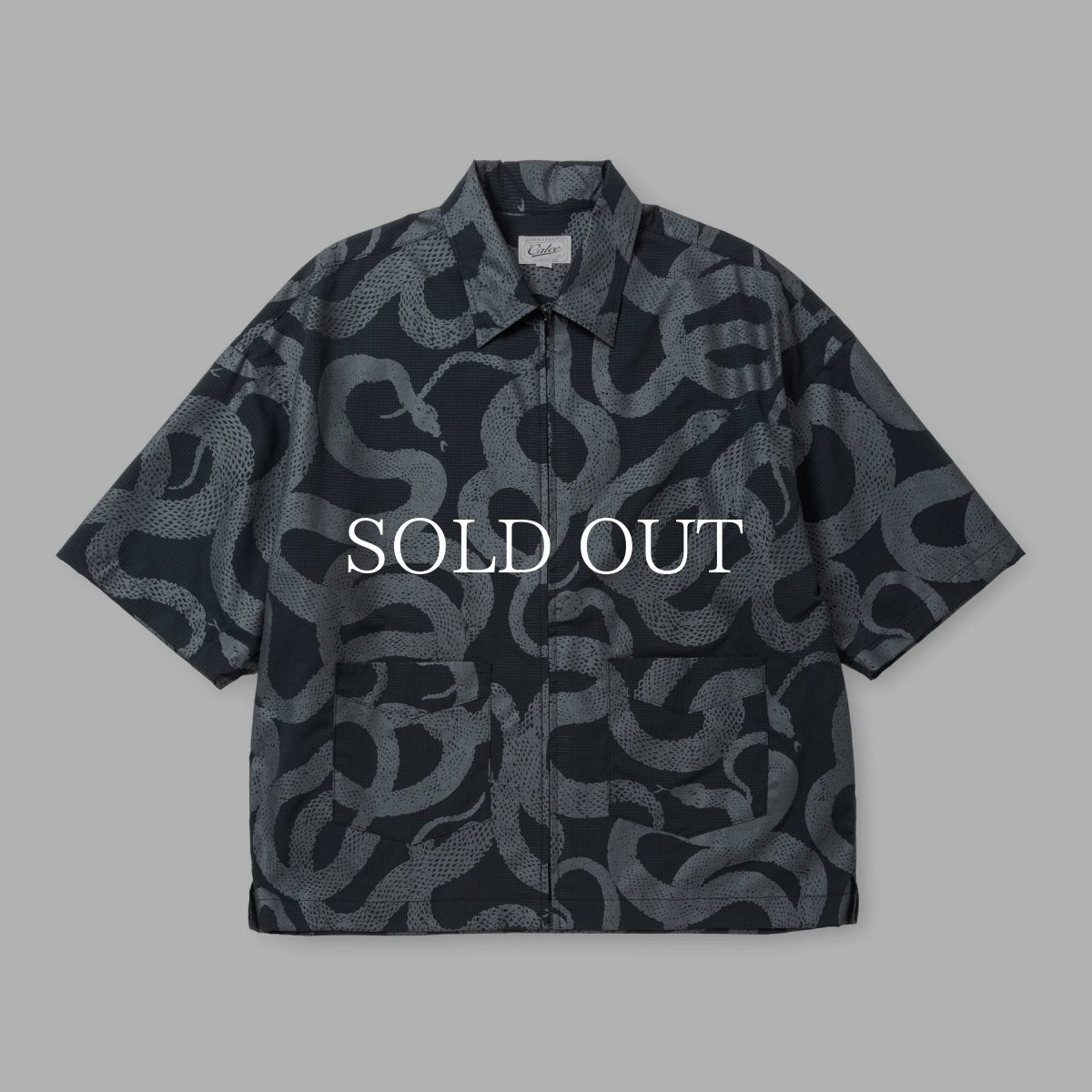 画像1: CALEE  DOTAIR®︎ SNAKE PATTERN ZIP SH ＜REFLECTOR＞ (1)