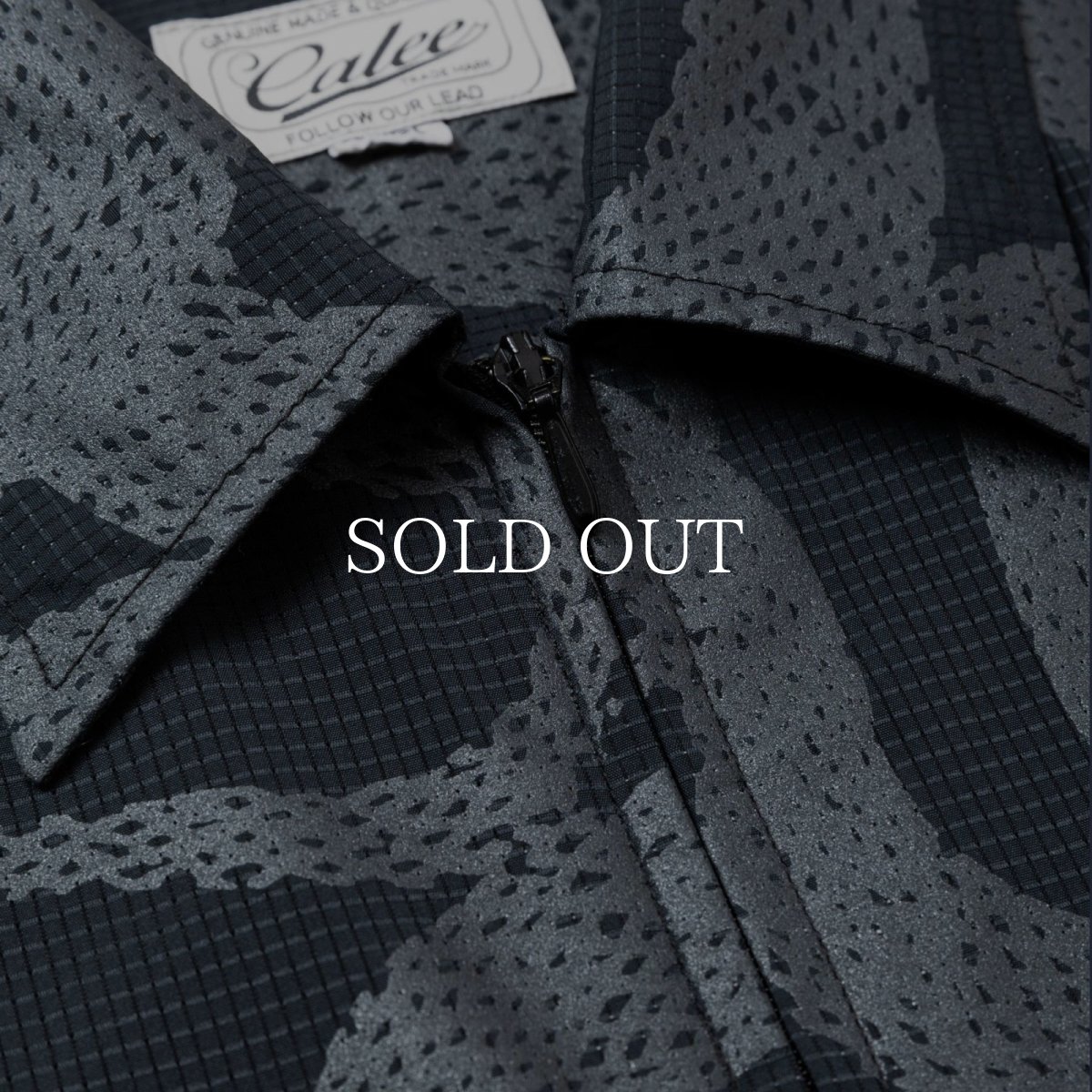 画像4: CALEE  DOTAIR®︎ SNAKE PATTERN ZIP SH ＜REFLECTOR＞ (4)