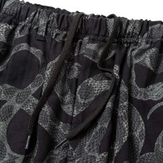 画像3: CALEE  ALLOVER SNAKE PATTERN EASY SHORTS ＜EXCLUSIVE>＞ (3)