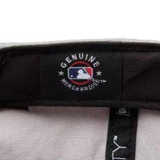 画像8: NEW ERA  9TWENTY Washed Duck ロサンゼルス・ドジャース グレー ダークロイヤルバイザー (8)