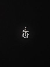 画像4: ANTIDOTE BUYERS CLUB   Engraved Initial Pendant (4)