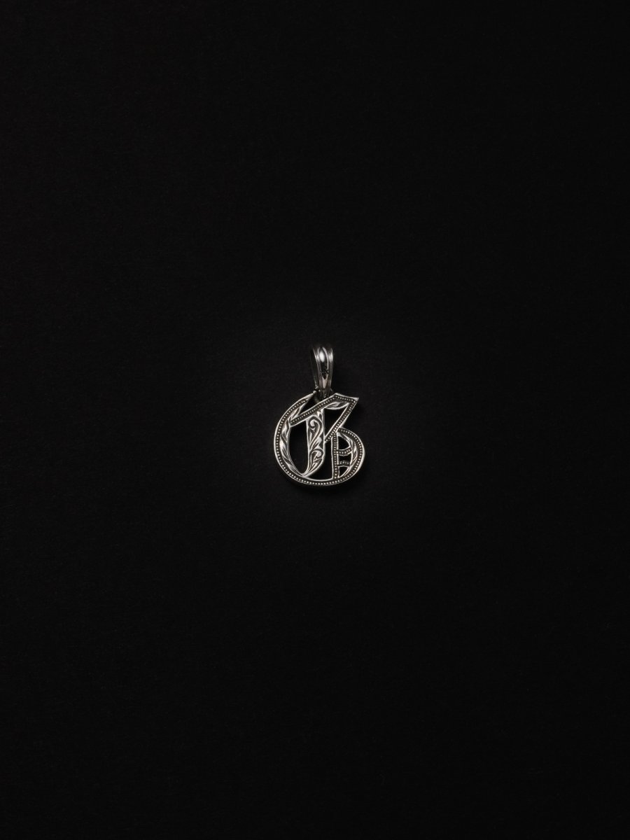 画像11: ANTIDOTE BUYERS CLUB   Engraved Initial Pendant (11)