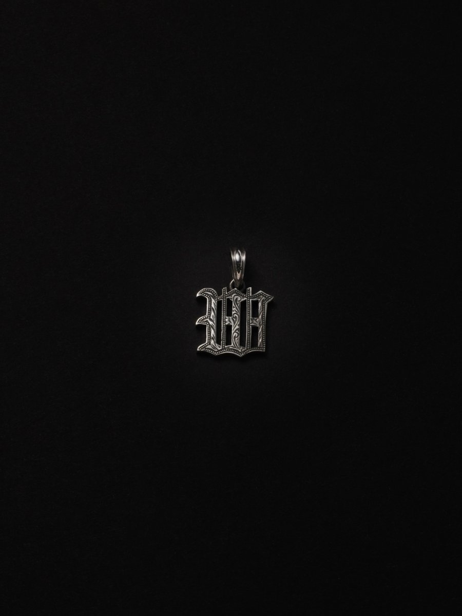 画像35: ANTIDOTE BUYERS CLUB   Engraved Initial Pendant (35)