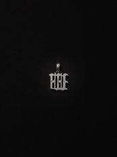 画像36: ANTIDOTE BUYERS CLUB   Engraved Initial Pendant (36)