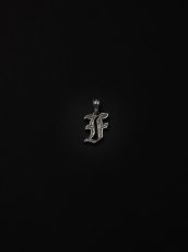 画像9: ANTIDOTE BUYERS CLUB   Engraved Initial Pendant (9)