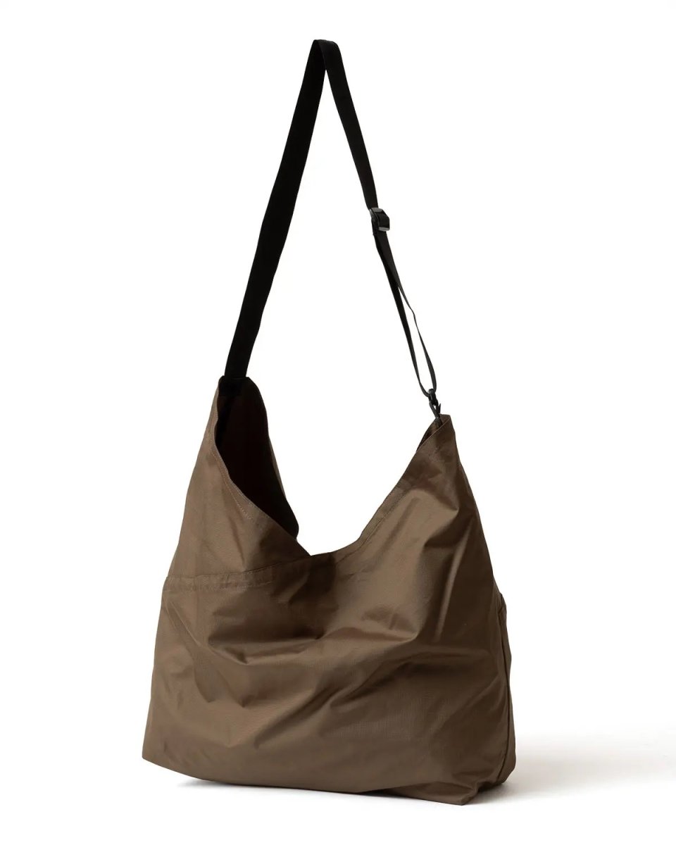 画像2: hobo  PACKABLE AZUMA SHOULDER BAG M POLY RIPSTOP (2)