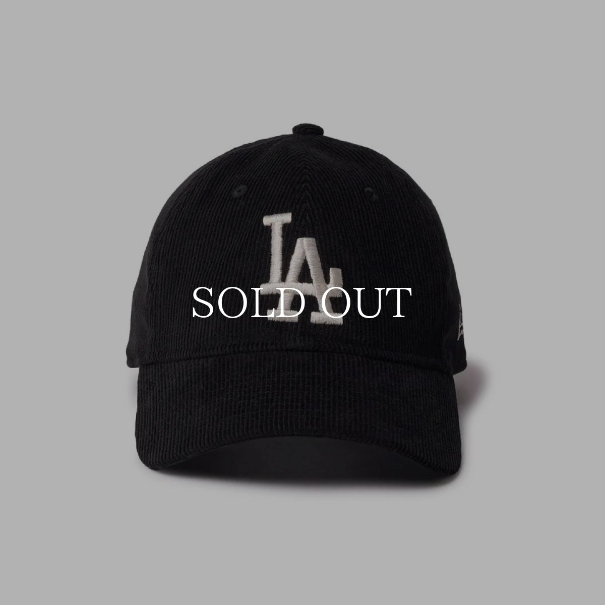 画像2: NEW ERA  9TWENTY Micro Corduroy ロサンゼルス・ドジャース ブラック (2)