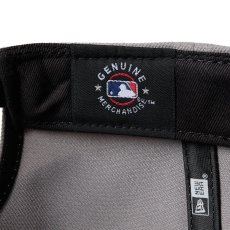 画像8: NEW ERA  9FORTY 2-Tone Woven Label ニューヨーク・ヤンキース グレー ネイビーバイザー (8)