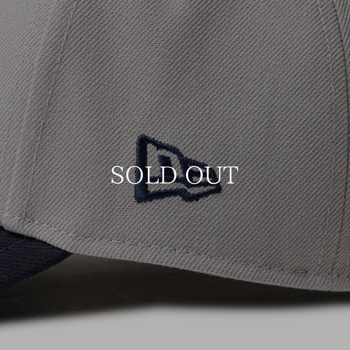 画像6: NEW ERA  9FORTY 2-Tone Woven Label ニューヨーク・ヤンキース グレー ネイビーバイザー (6)