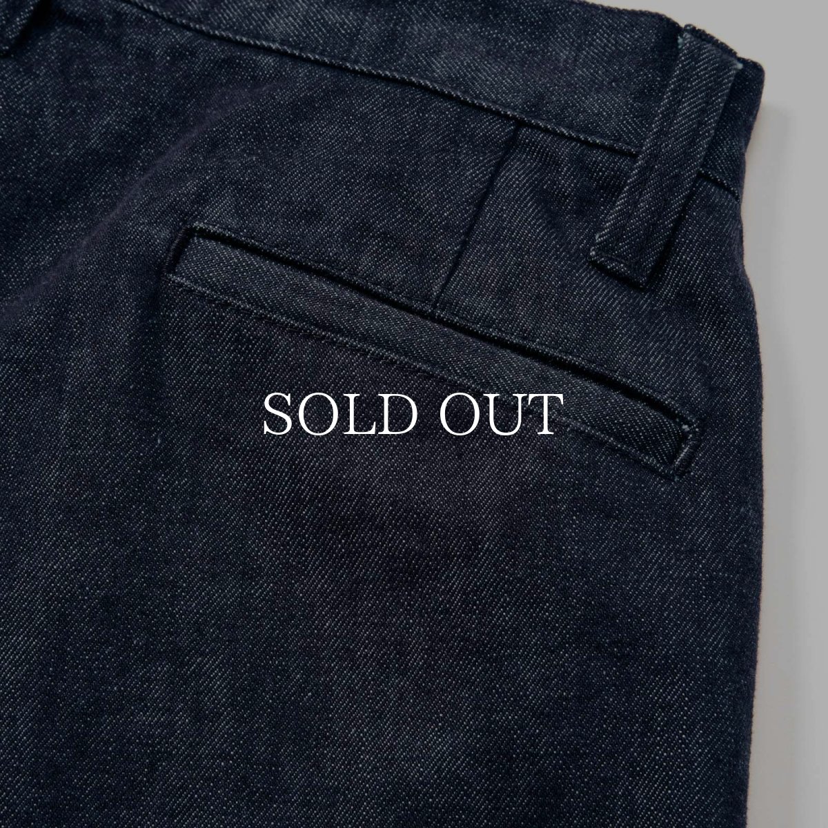 画像7: CALEE  VINTAGE REPRODUCT DENIM TUCK TROUSERS ＜INDIGO＞ (7)