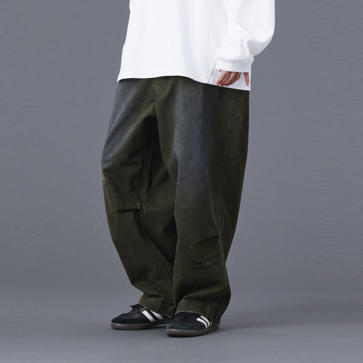 画像30: Liberaiders  HANDWRITING PRINT CHINO SARROUEL PANTS (30)