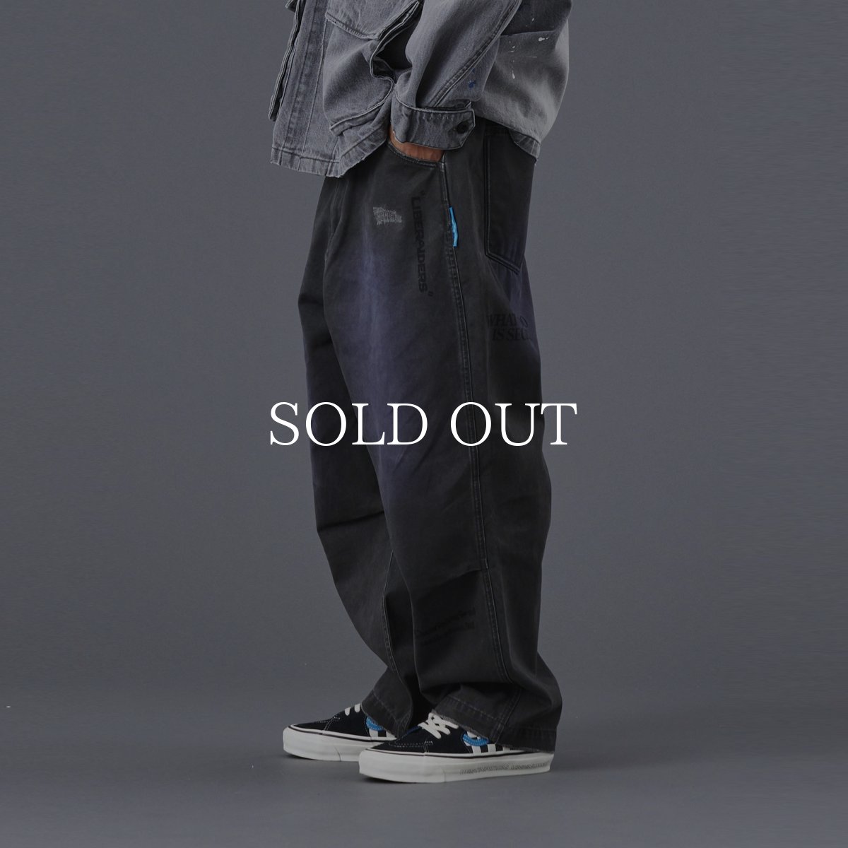 画像21: Liberaiders  HANDWRITING PRINT CHINO SARROUEL PANTS (21)