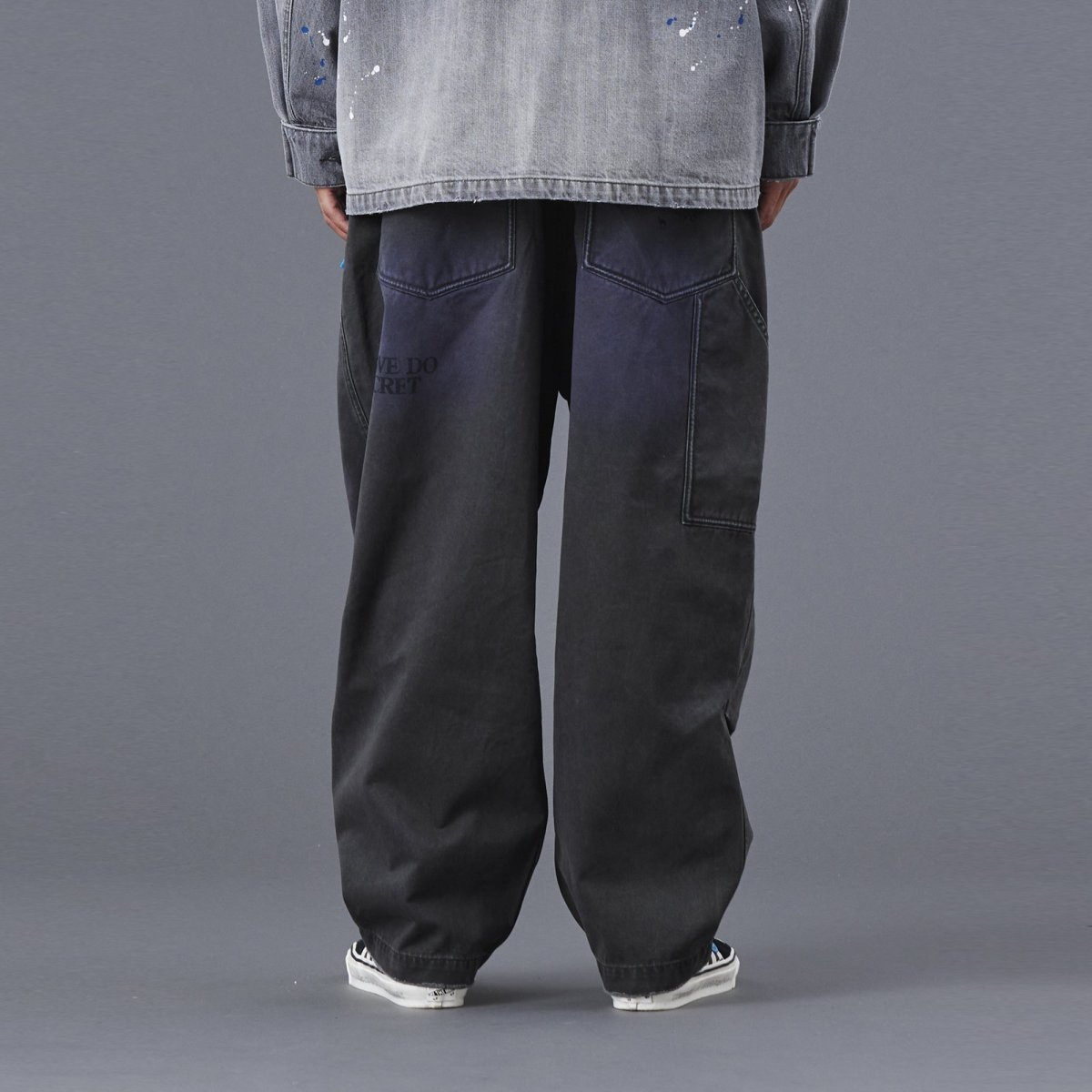 画像20: Liberaiders  HANDWRITING PRINT CHINO SARROUEL PANTS (20)