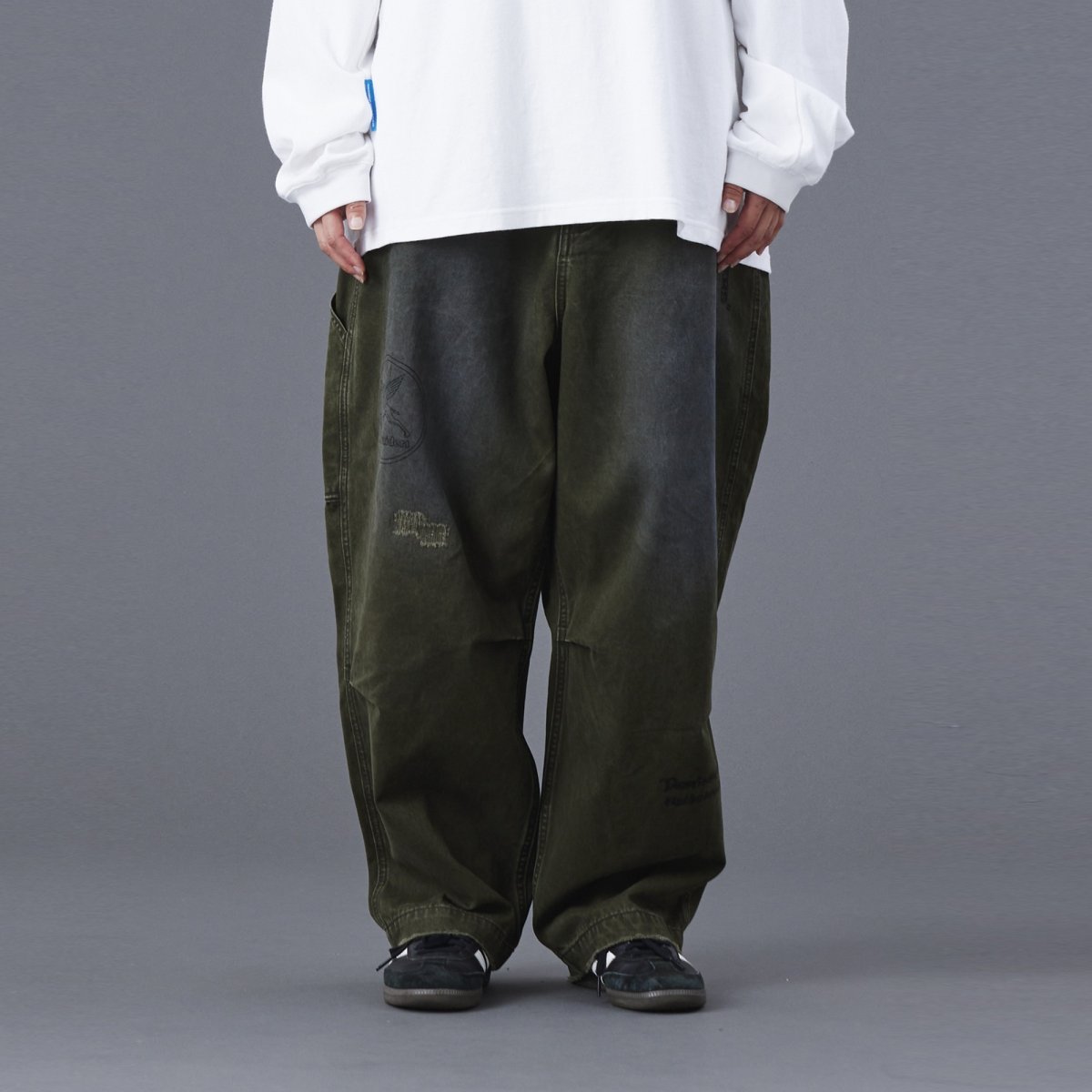 画像28: Liberaiders  HANDWRITING PRINT CHINO SARROUEL PANTS (28)