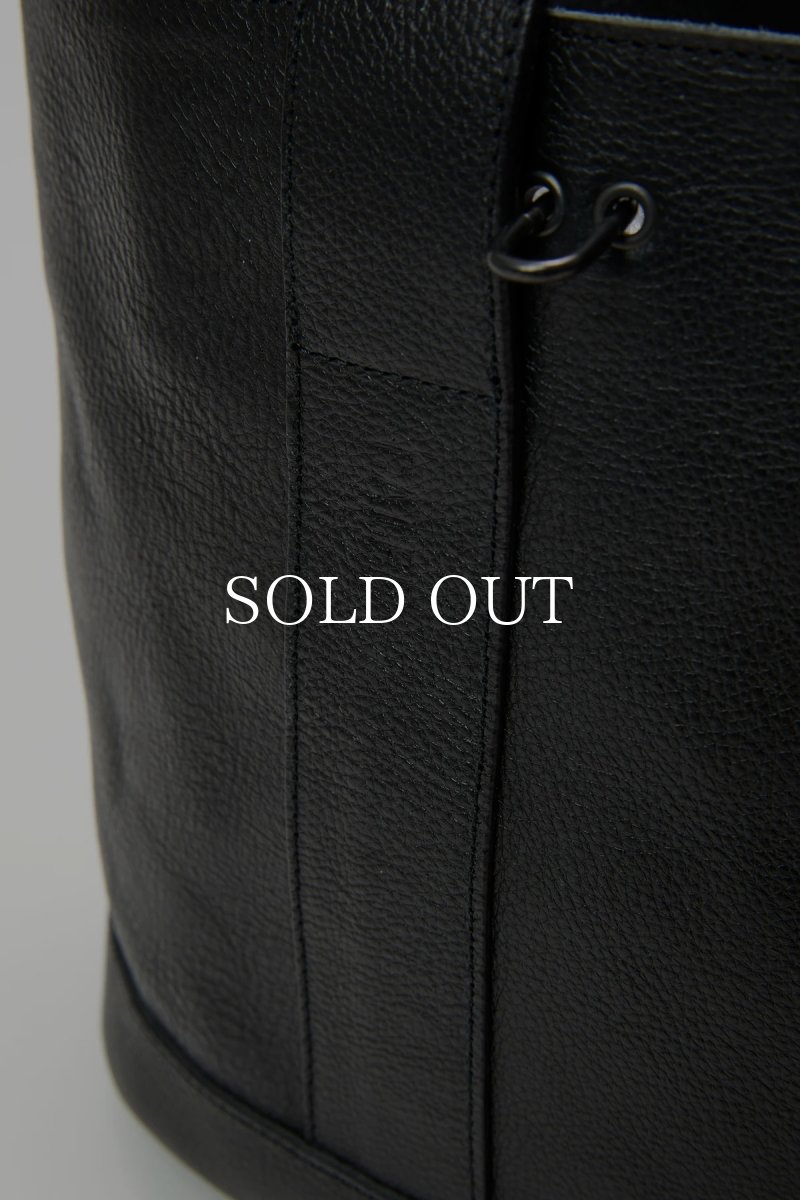 画像8: CALEE  STUDS LEATHER BUCKET BAG (8)