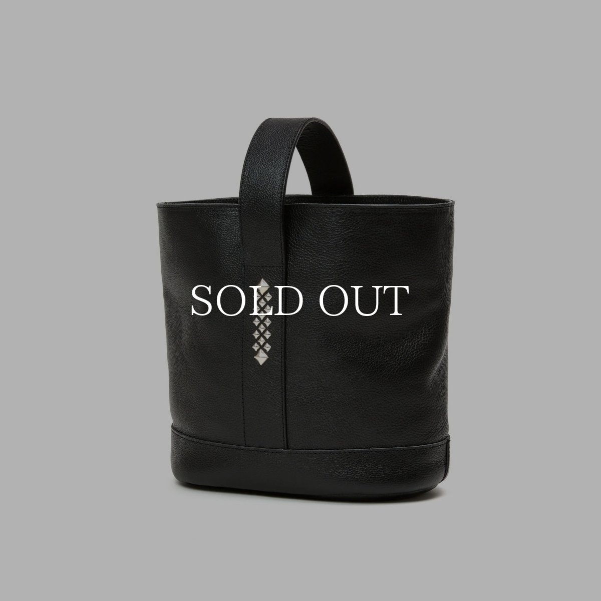 画像1: CALEE  STUDS LEATHER BUCKET BAG (1)