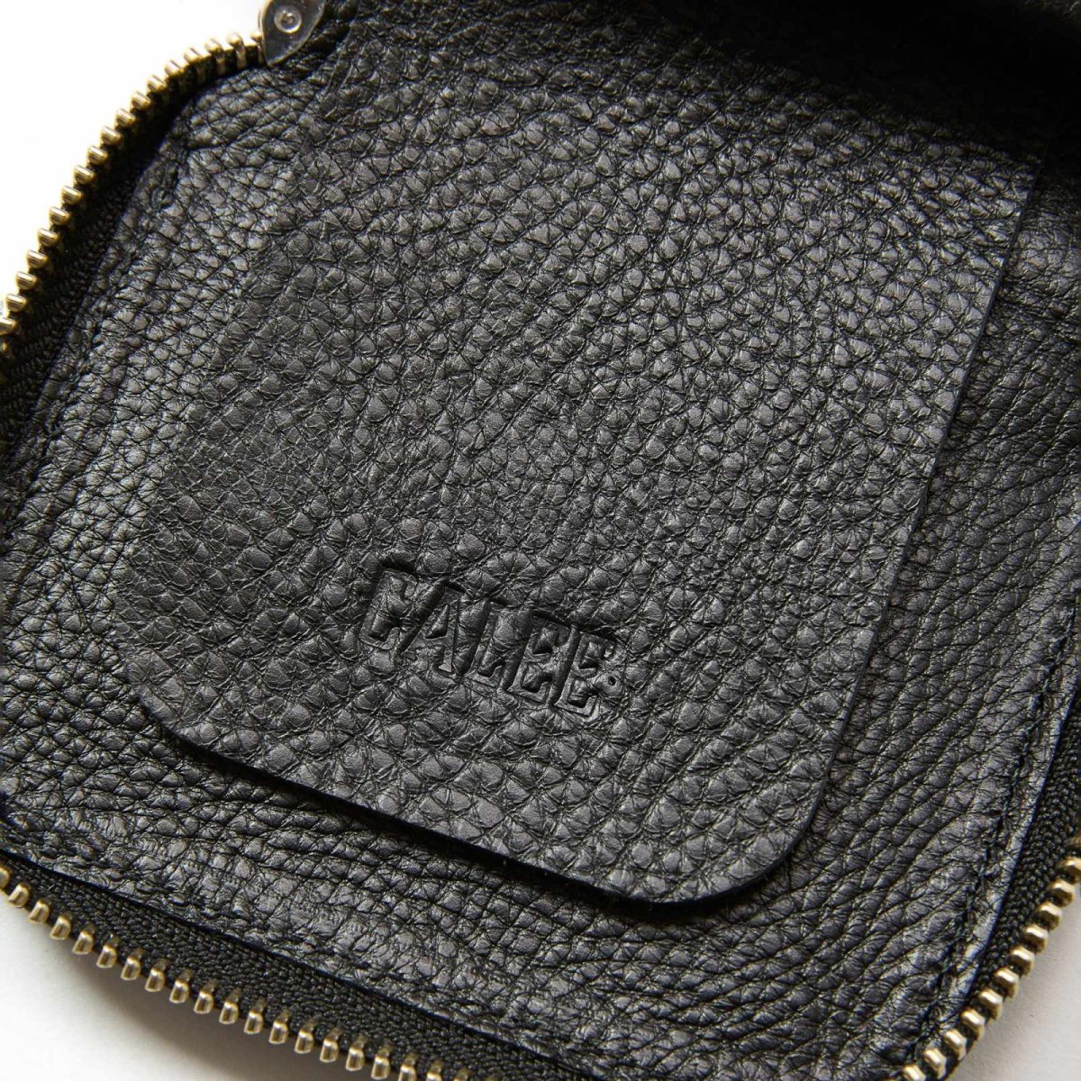 画像6: CALEE  STUDS LEATHER ZIP MULTI WALLET (6)