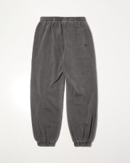 画像2: RADIALL  LAID BACK - STRAIGHT FIT SWEATPANTS (2)