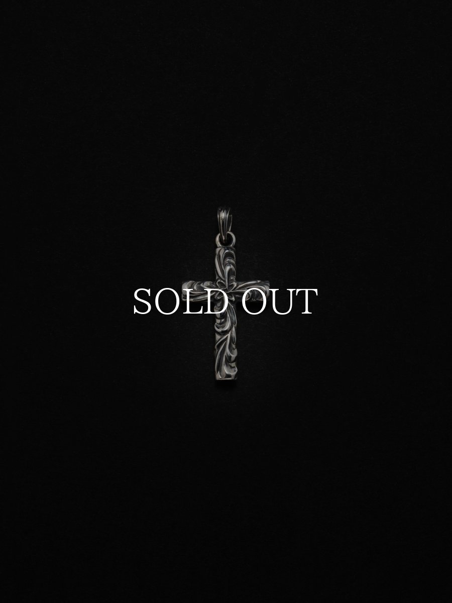 画像1: ANTIDOTE BUYERS CLUB   Ornament Cross Pendant (1)
