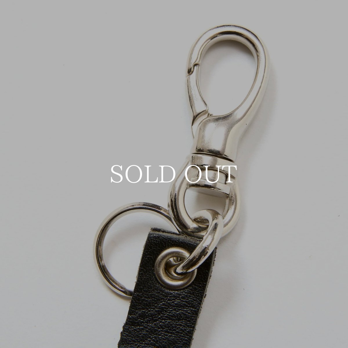 画像3: CALEE  STUDS LEATHER SHORT KEY RING (3)
