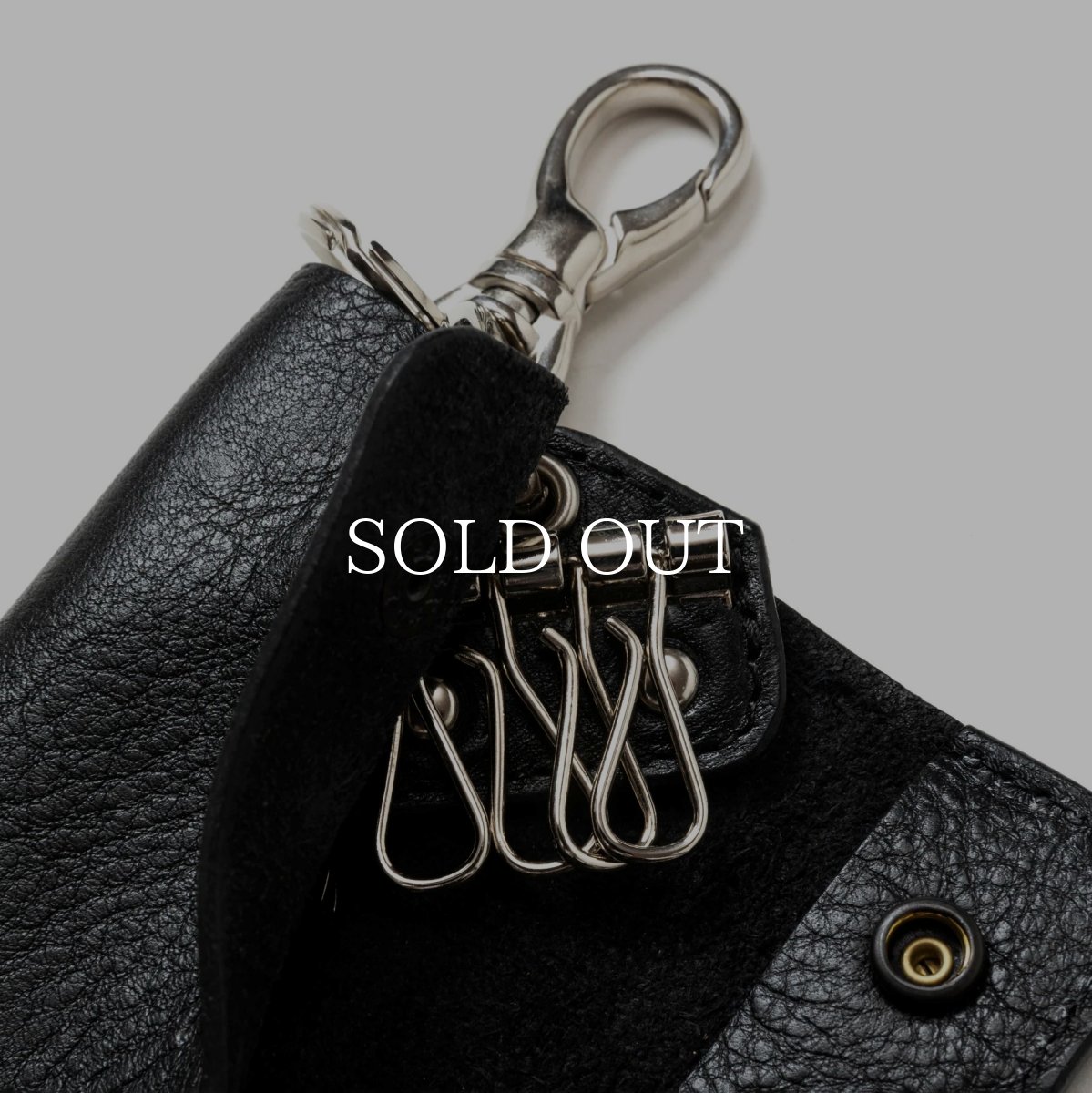 画像8: CALEE  STUDS LEATHER KEY CASE (8)